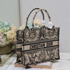 Christian Dior Shopping Bags